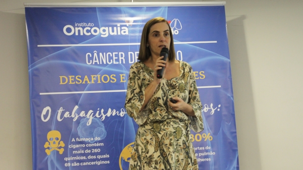 A Dra. Clarissa Mathias no lançamento oficial das diretrizes de câncer de pulmão da SBOC